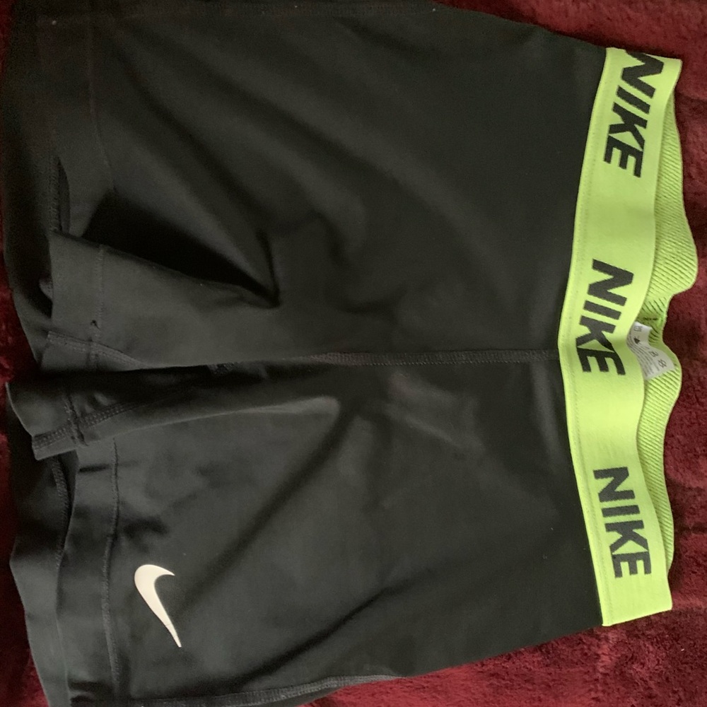 Nike compression shorts. Good condition